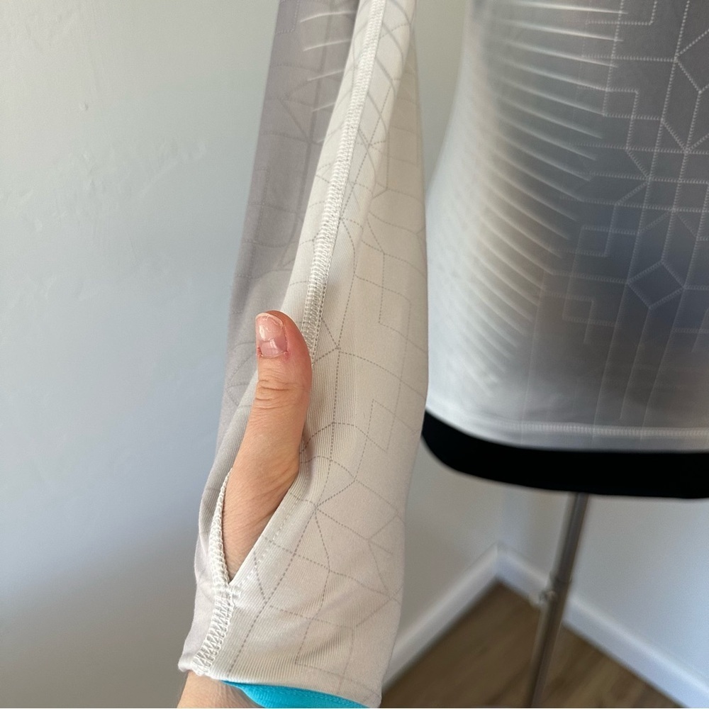 Nike PRO Dri-Fit Fleece 1/4 Zip White Grey Top Size M - Picture 4 of 12